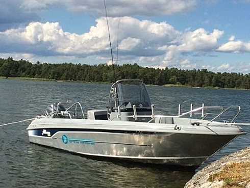 Yamarin Cross 53 CC stulen i vattnet på Muskö söder om Stockholm